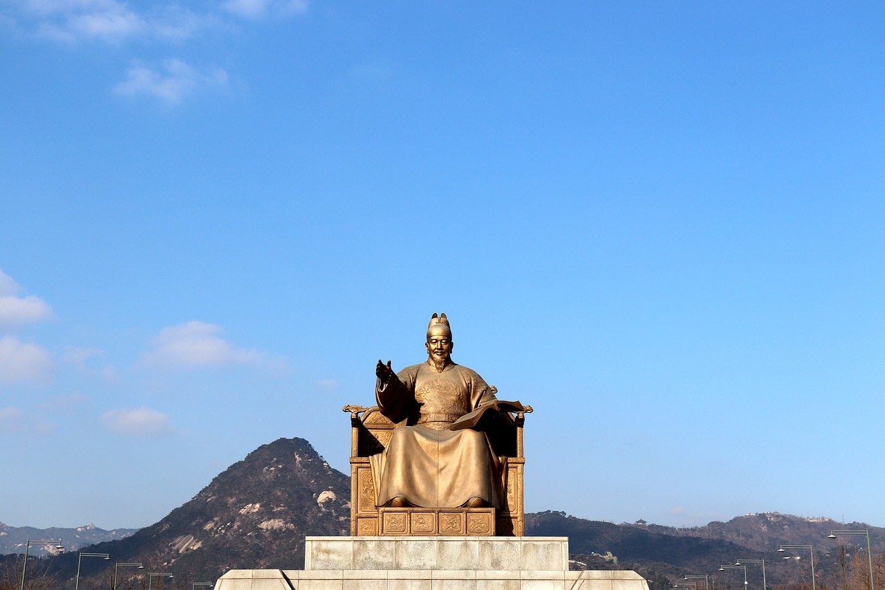 sculpture-3167712_1280