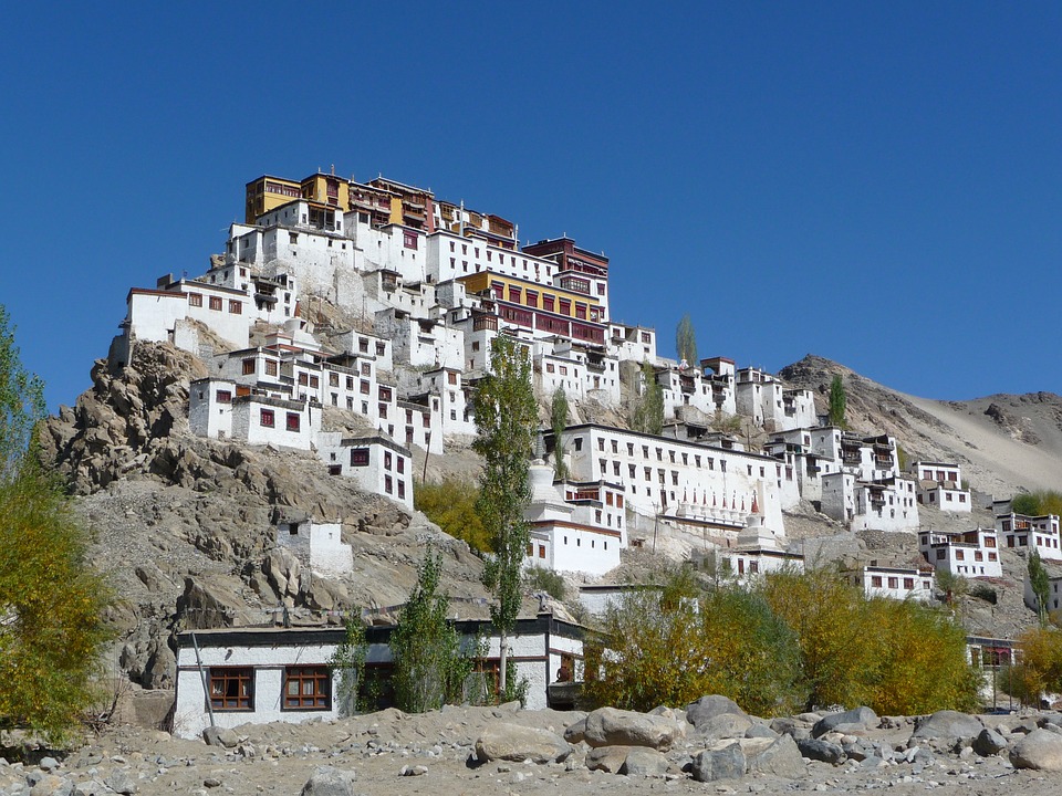 monastery-397885_960_720