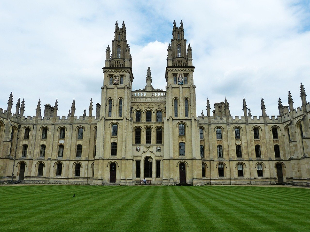 oxford-534808_1280