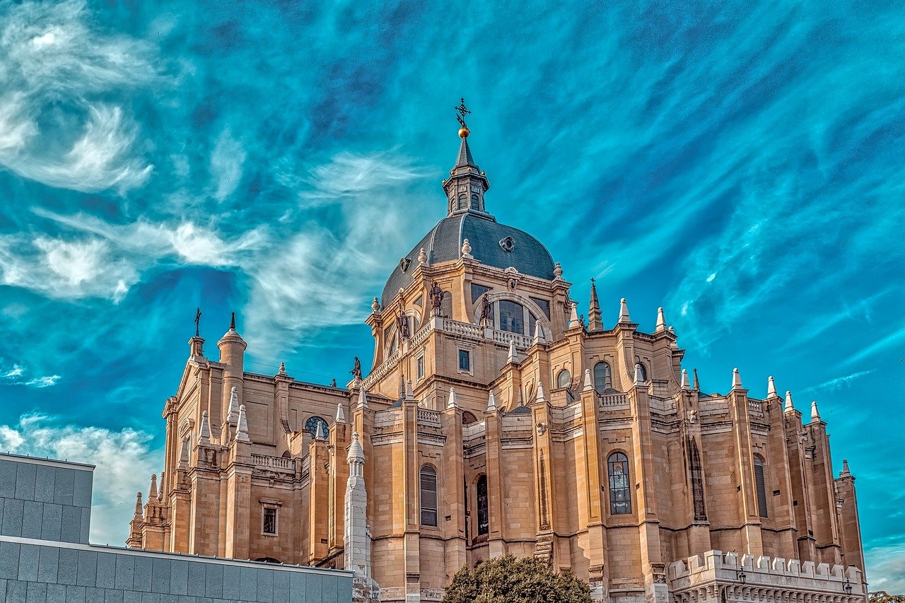 almudena-3587491_1280